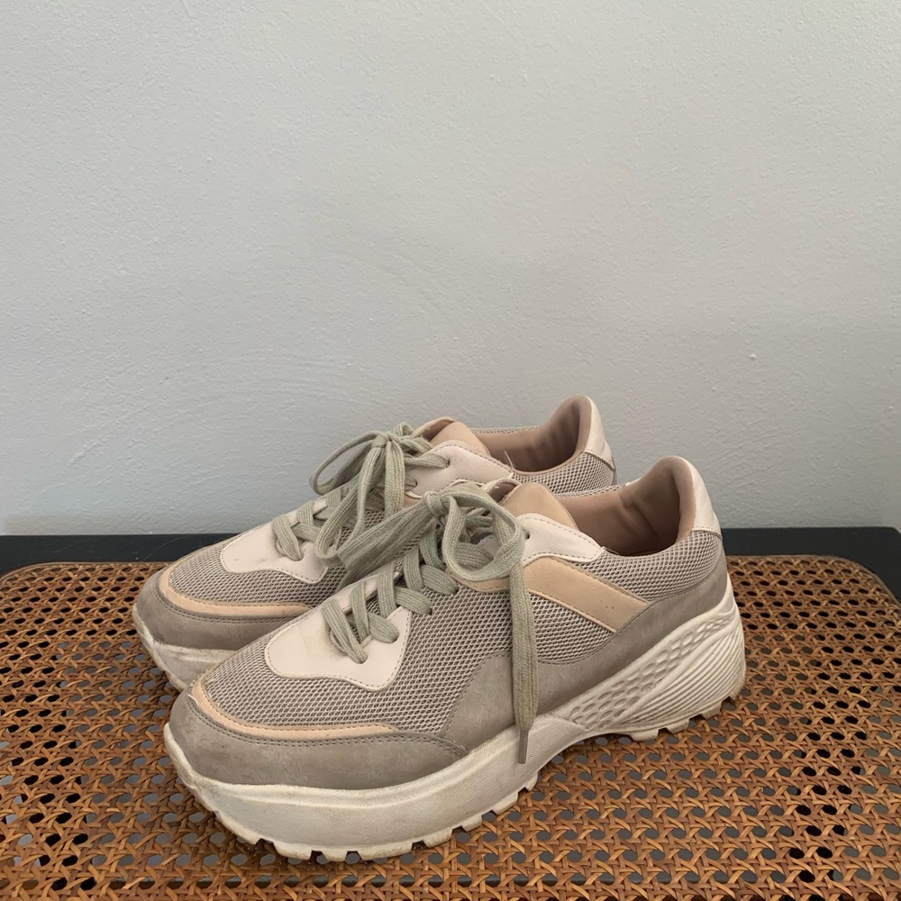 Chunky sneakers